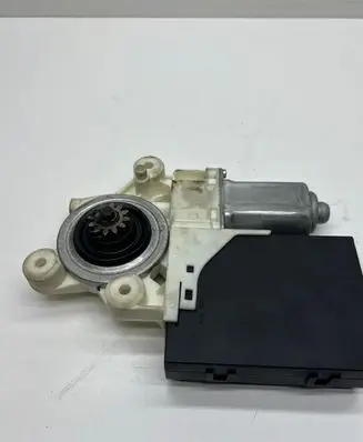 Volvo V50 Front door window regulator motor 30737675 992751108 260610050952