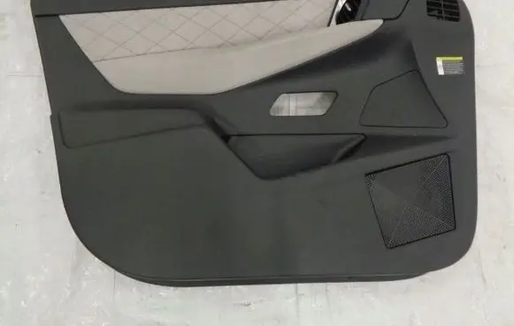 DS Automobiles 3 Crossback Front door card panel trim 