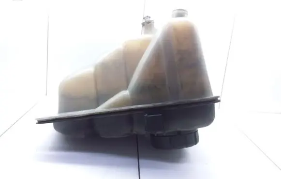 Mercedes-Benz C W203 Coolant expansion tank/reservoir 2035000049