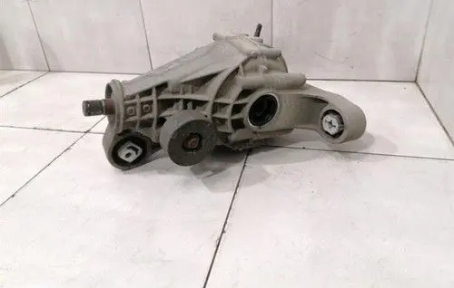 Porsche Cayenne (92A) Rear differential/diff mount bracket 95835001105