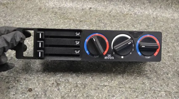 BMW 5 E34 Climate control unit 64118351115 8351110 64118351114