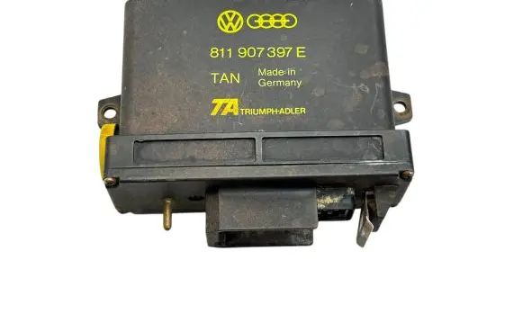 Volkswagen Golf II Engine control unit/module 811907397E