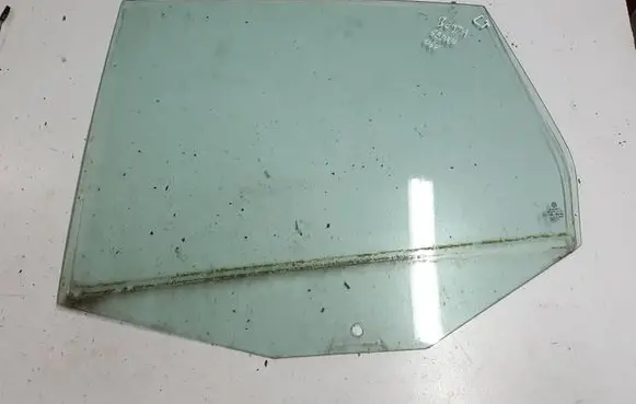 Volkswagen Jetta V Rear door window glass 