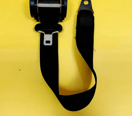 Citroen Saxo Rear seatbelt 500436