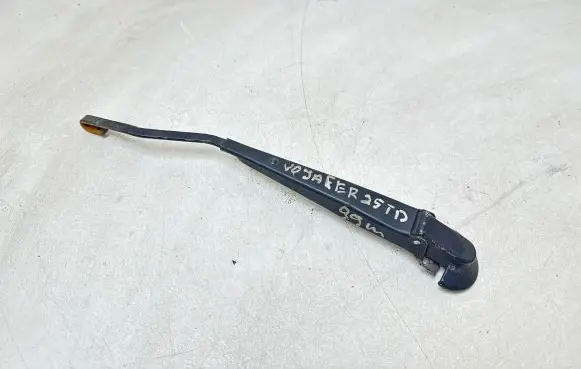 Chrysler Voyager Rear wiper blade arm 04673037AC