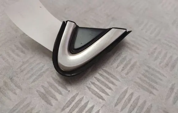 Lexus RX 450H Fender end trim 6011748030