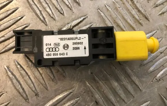 Audi A6 S6 C5 4B Airbag deployment crash/impact sensor 4B0959643C 260602 0231A0SUPL2