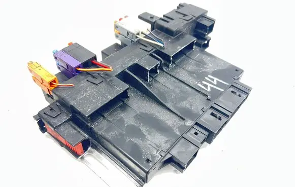 Mercedes-Benz S W220 Fuse module A0265455332