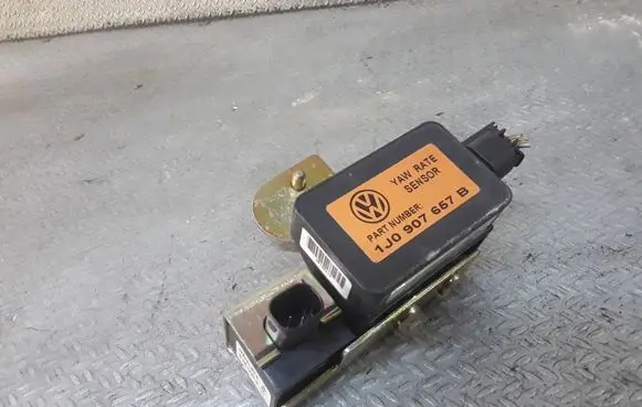 Audi A3 S3 8L ESP acceleration yaw rate sensor 1J0907657B