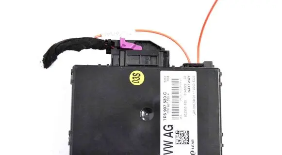 Volkswagen Touareg II Gateway control module 7P6907530C4 7P6907530A