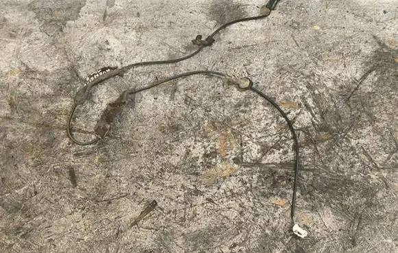 Toyota Avensis T270 Rear ABS sensor wiring 