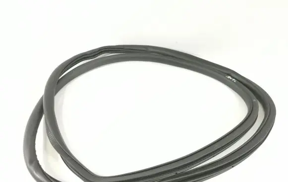 Ford Explorer VI Rear door rubber seal (on body) Unknown