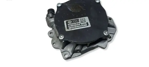 Skoda Rapid (NH) Vacuum pump 03L145100B