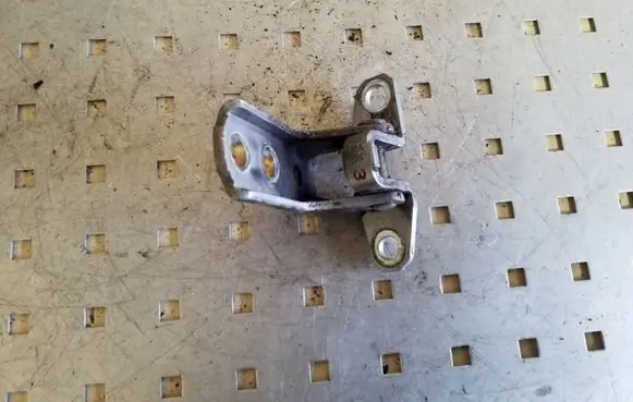Mitsubishi L200 Front door upper hinge