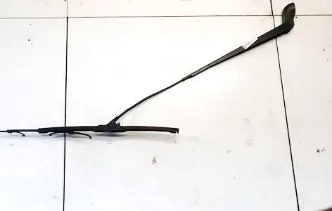 Front wiper blade arm