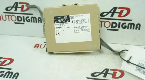 Toyota Avensis T270 Other control units/modules 8999005031