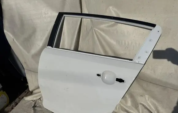 KIA Sportage Rear door