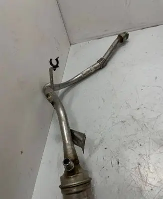BMW i8 Fuel tank filler neck pipe 733920405 17B317000058