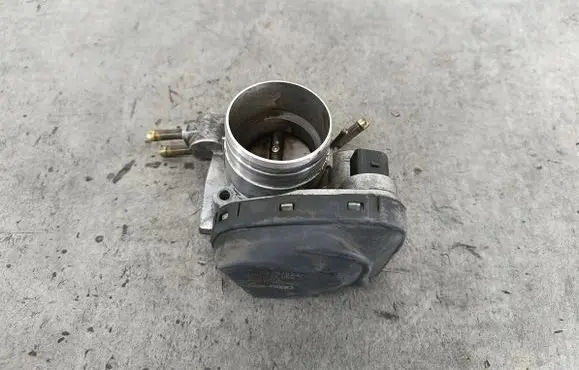Audi A4 S4 B6 8E 8H Throttle body valve