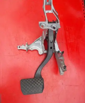 Audi A6 S6 C5 4B Brake pedal 8D1721117N