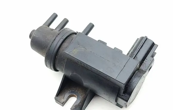 Mazda CX-5 II Vacuum valve SH0318741 70355409