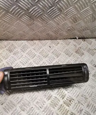 Volkswagen PASSAT B5.5 Dash center air vent grill 3b0819728d