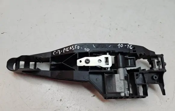 Rear door exterior handle/bracket