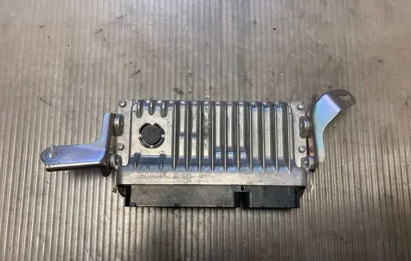 Toyota Yaris Engine control unit/module 896610DL00 MB2756005450