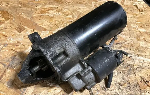 Volkswagen PASSAT B5.5 Starter motor