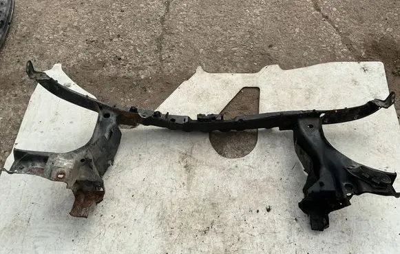 Volkswagen Transporter - Caravelle T5 Top upper radiator support slam panel
