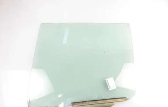 Toyota RAV 4 (XA20) Rear door window glass 