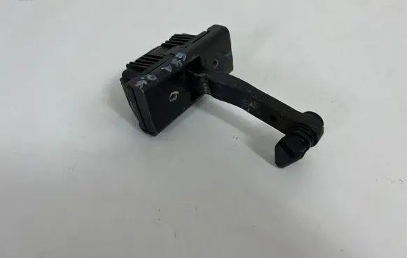 BMW 1 E82 E88 Front door check strap stopper 