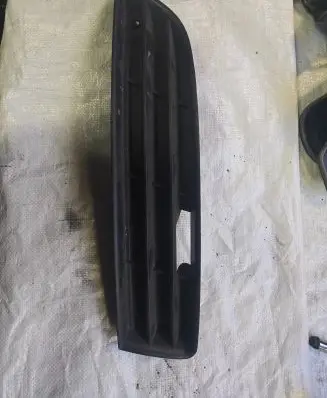 Volkswagen PASSAT B6 Front bumper lower grill 3C0853665