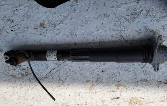 Volkswagen Golf VII Rear shock absorber/damper 5Q0512009AJ