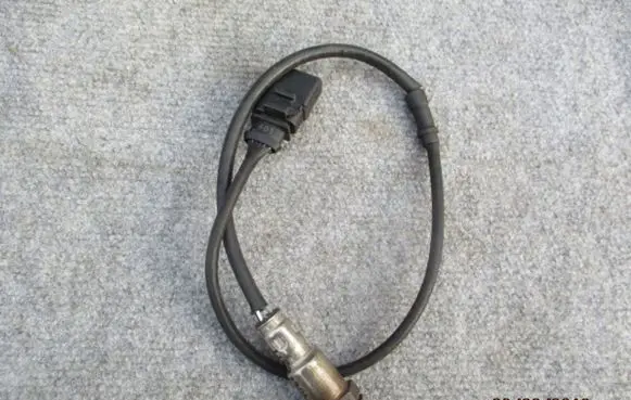 Volkswagen Golf VII Lambda probe sensor AUDI04C906262M