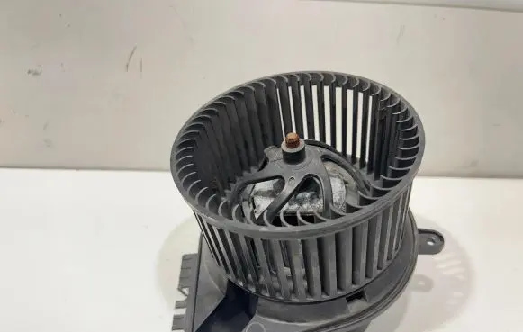 Volkswagen II LT Heater fan/blower 663329W