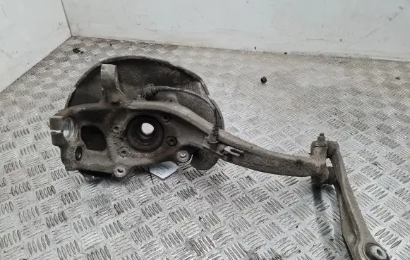 Audi A4 S4 B8 8K Front wheel hub
