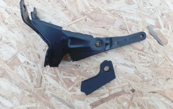 Opel Corsa D Seat back rest lock catch 13213462