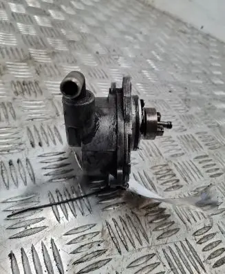 Mercedes-Benz C W203 Vacuum pump