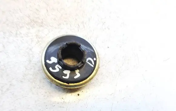 Toyota Avensis T270 Coil spring mount 