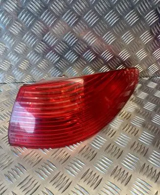 Peugeot 607 Rear/tail lights 2543D