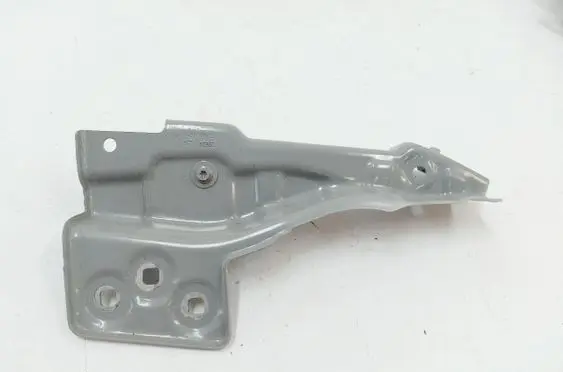 Dacia Duster III Fender mounting bracket 638E89657R