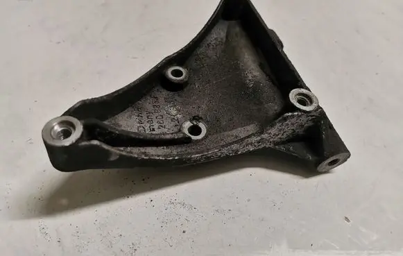 Audi A4 S4 B6 8E 8H A/C compressor mount bracket 059260885F