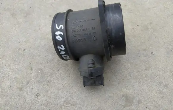 Volvo S60 Mass air flow meter 8670112