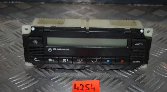 Volkswagen PASSAT B5 Climate control unit 3B2907044A