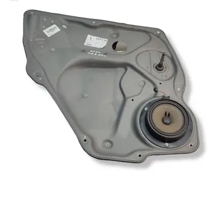 Rear door manual window regulator