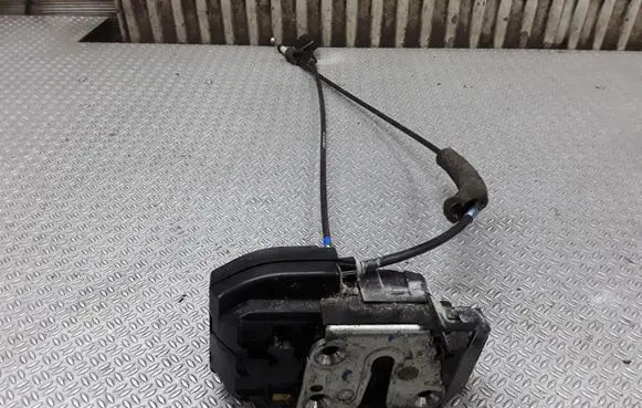 Nissan Note (E11) Rear door lock