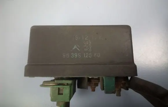 Citroen C5 Glow plug pre-heat relay 9639912580