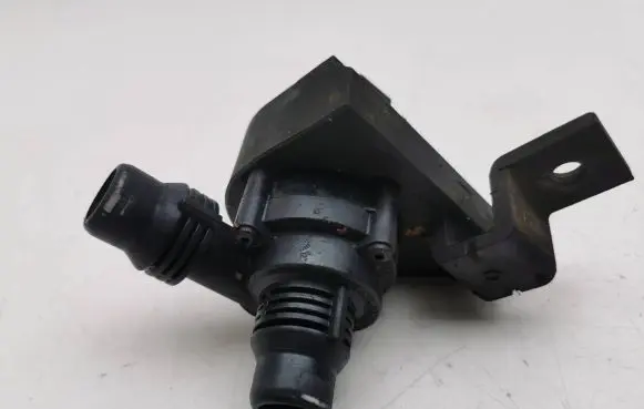 BMW 5 E60 E61 Electric auxiliary coolant/water pump