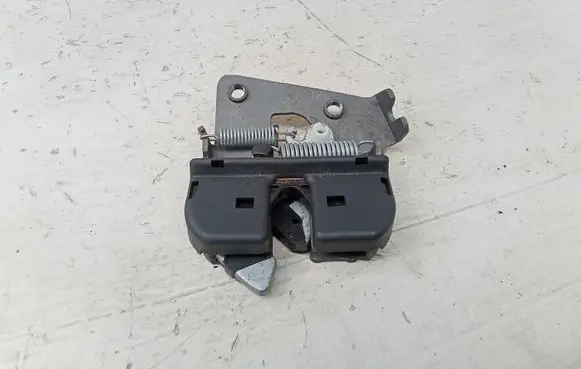 BMW 1 E82 E88 Seat back rest lock catch 7112863